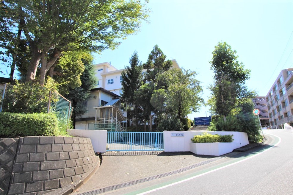 中学校(1200m)-川崎市立菅生中学校(●生徒たちは地域にあたたかく見守られ明るく一生懸命活動しています。「子どもは家庭で育ち、学校で学び、地域で伸びる」地域と共に歩む学校です●)